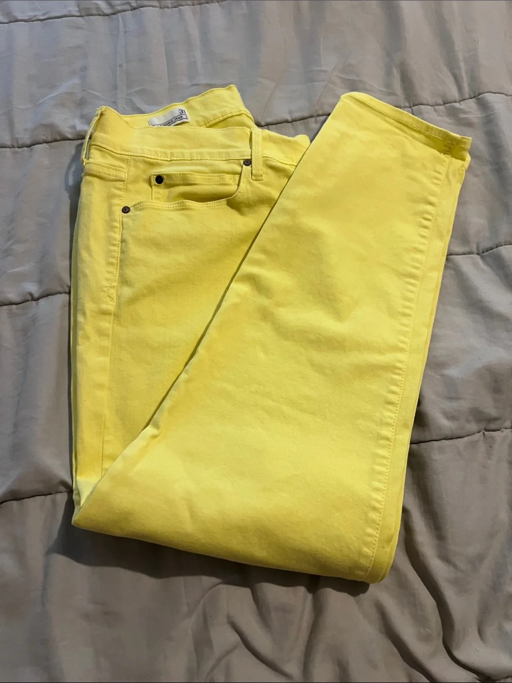 GAP Men's Slim Straight Jeans in Yellow